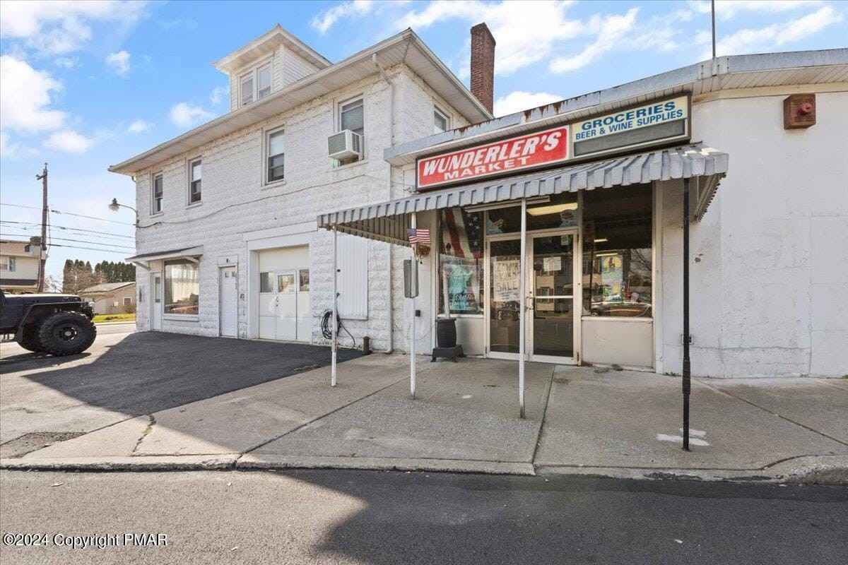 429 E Main St  