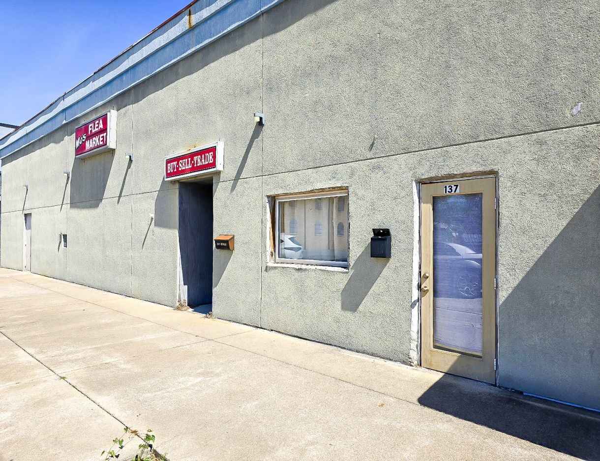143 W Yoakum Ave  