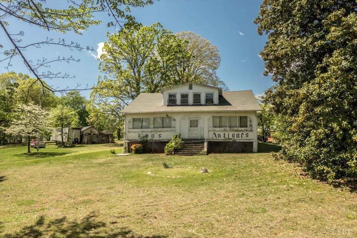 3362 S Amherst Hwy  