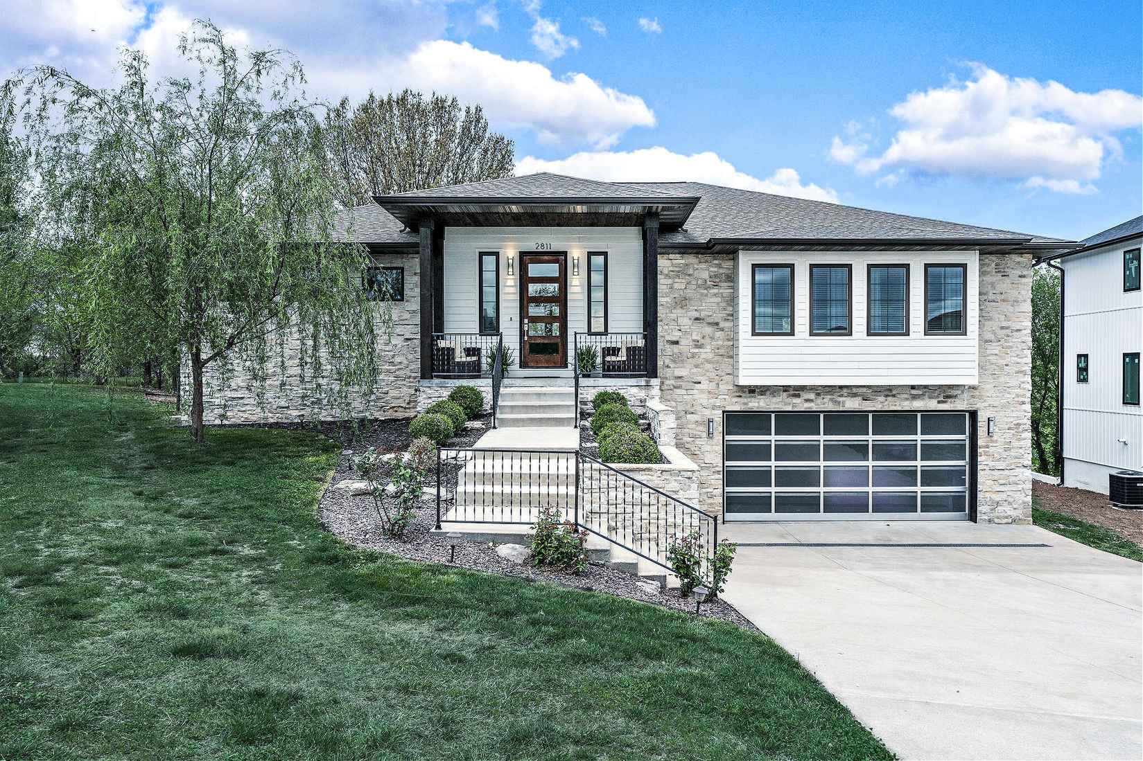 2811 South 14th Ave  