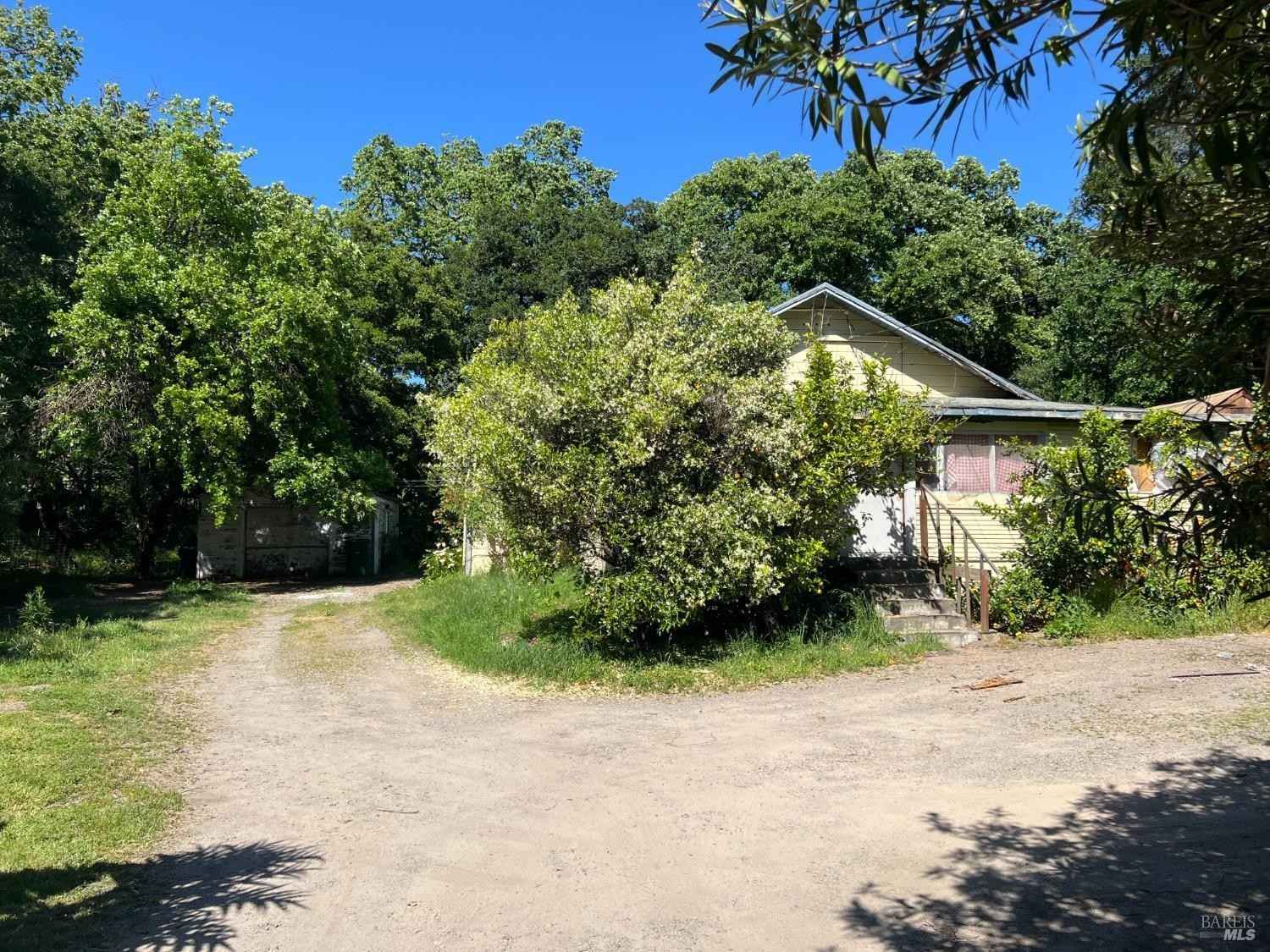 2026 2040 Thornsberry Rd  