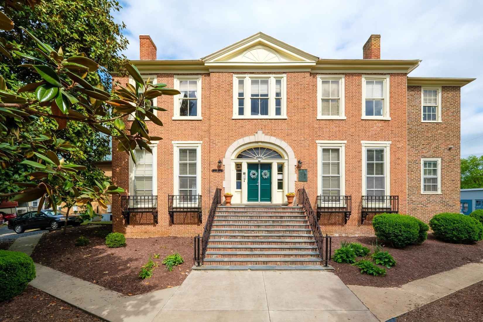 19 S MARKET ST  