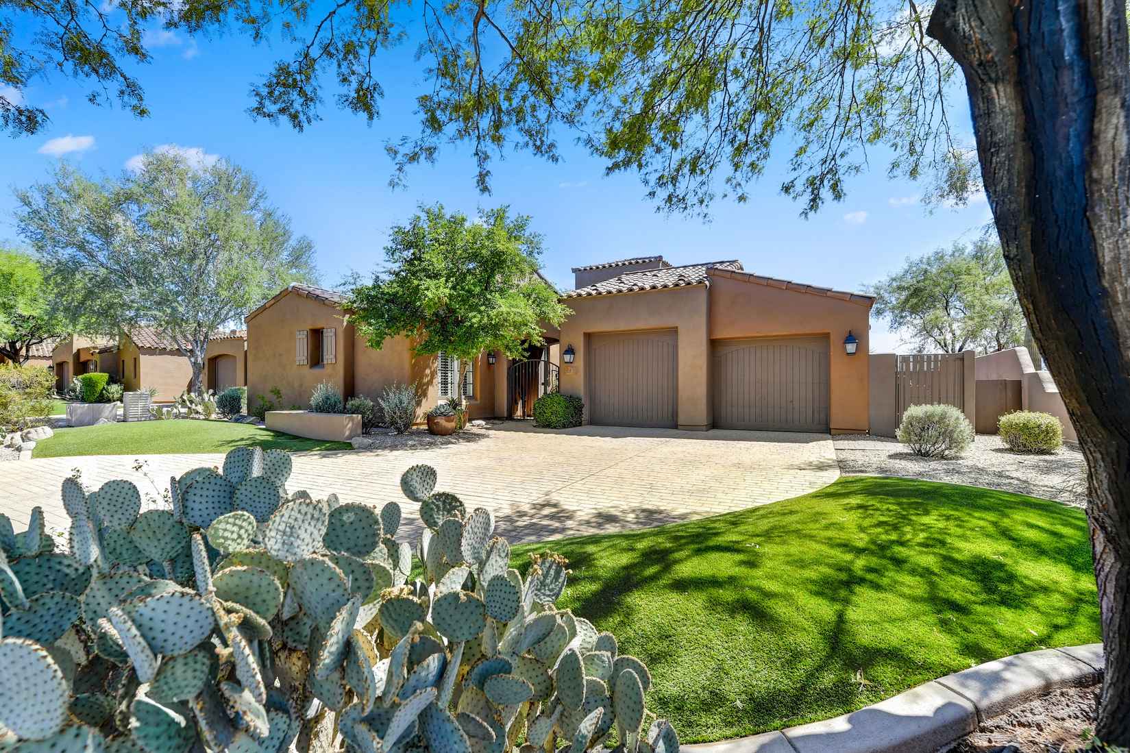 8451 E Gilded Perch Dr  