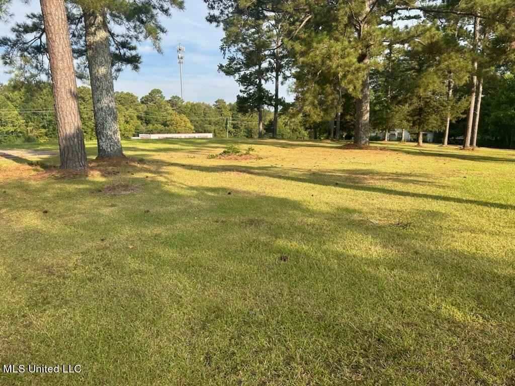 1530 S Hwy 49  
