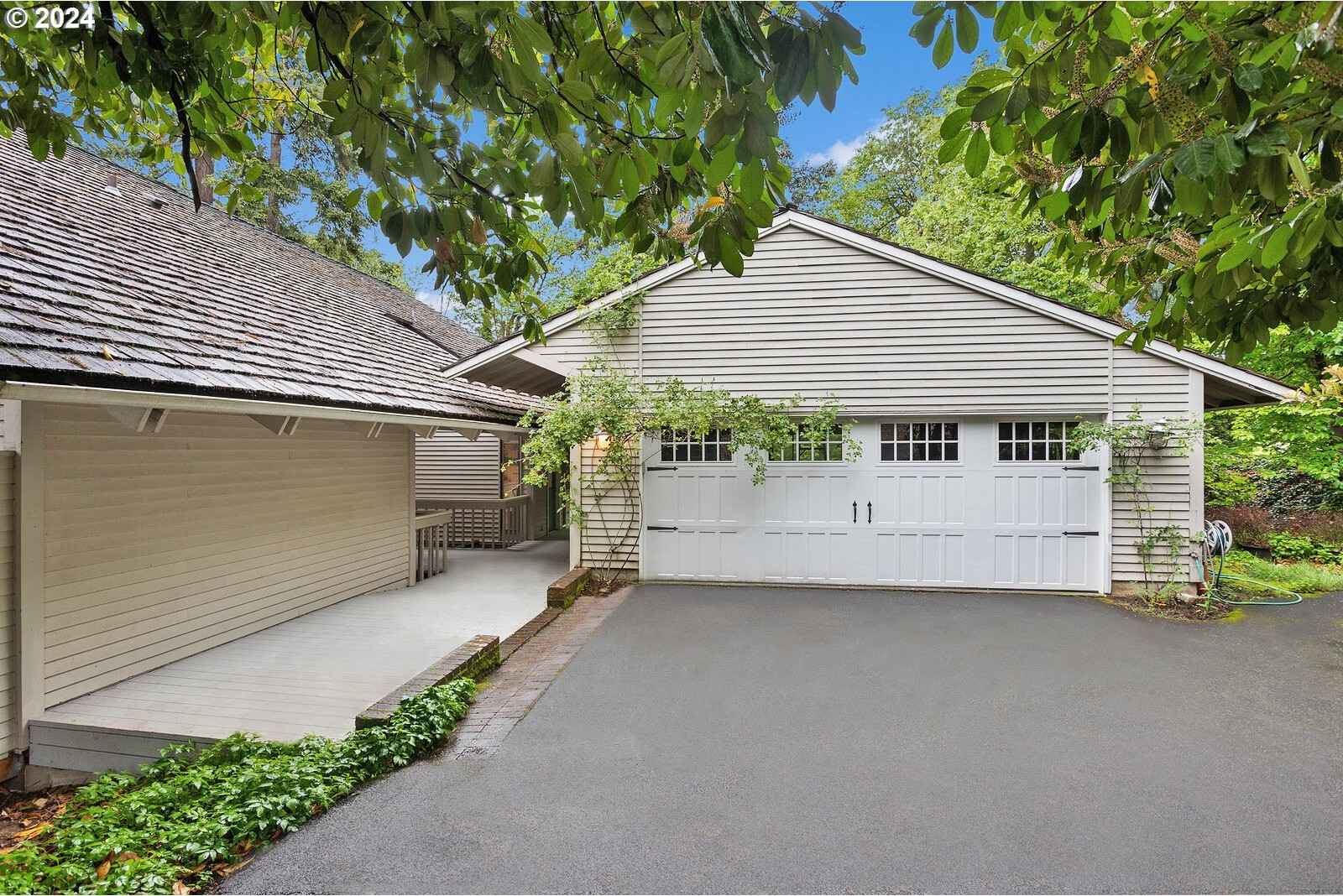 8601 SE EVERGREEN HWY  