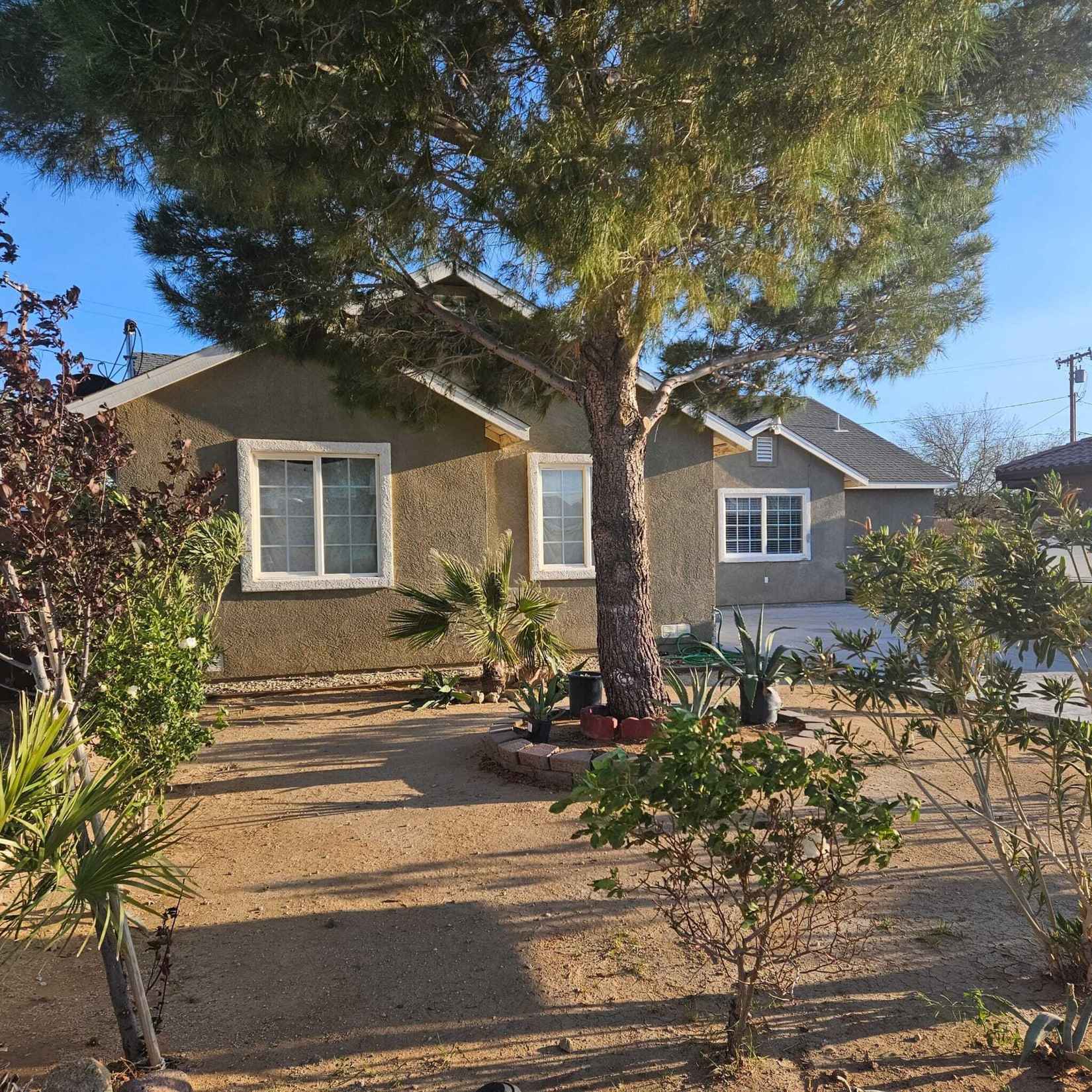 8948 Manzanita Ave  