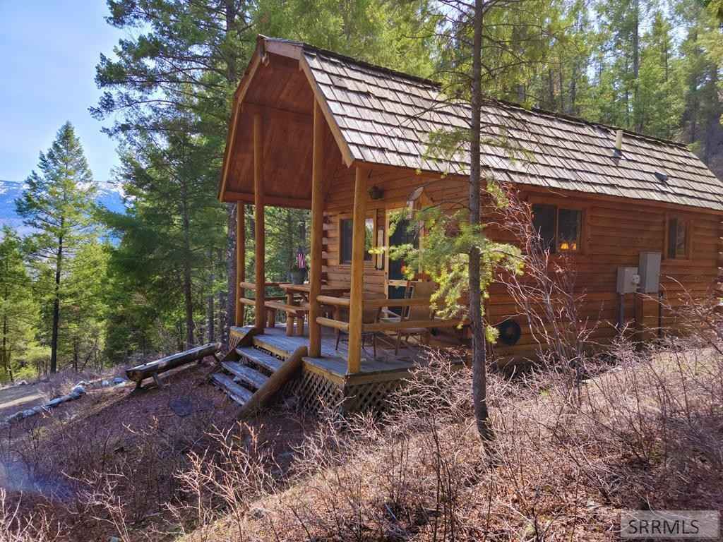 21 Pinetree Dr  