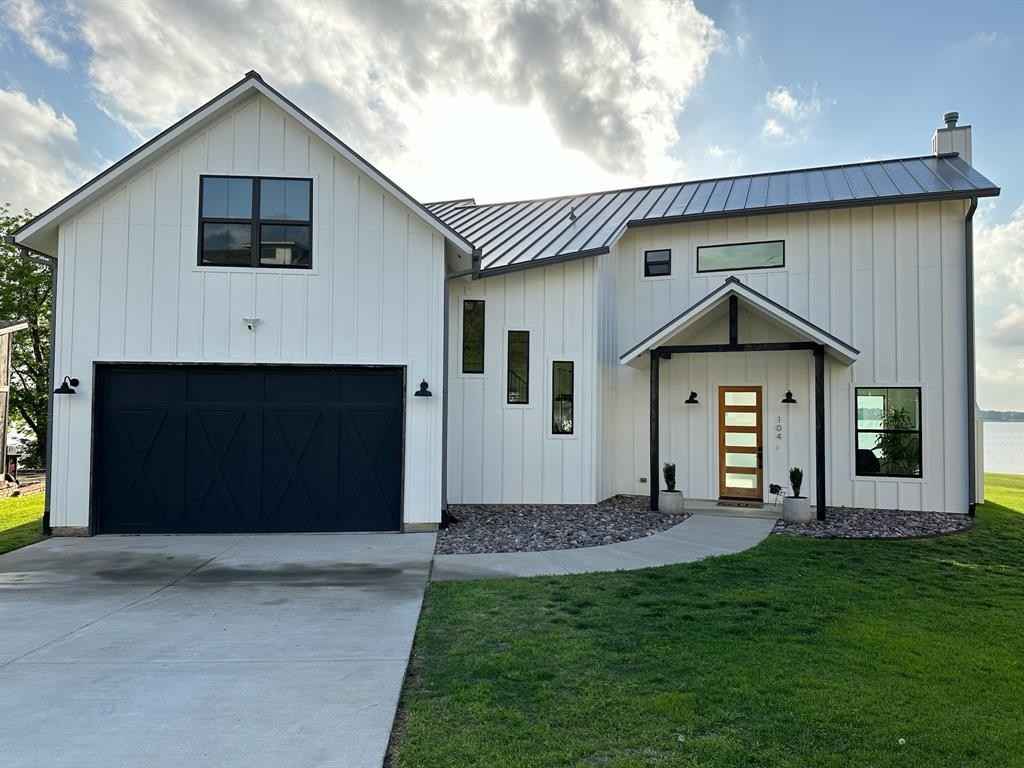 104 Black Cir  