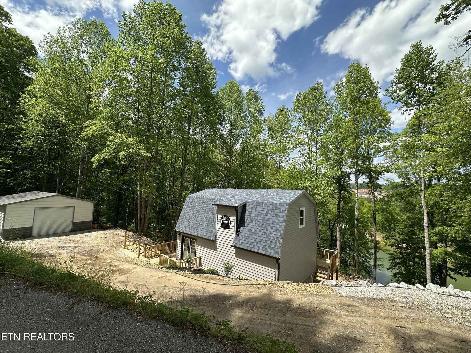 115 Broyles Dr  