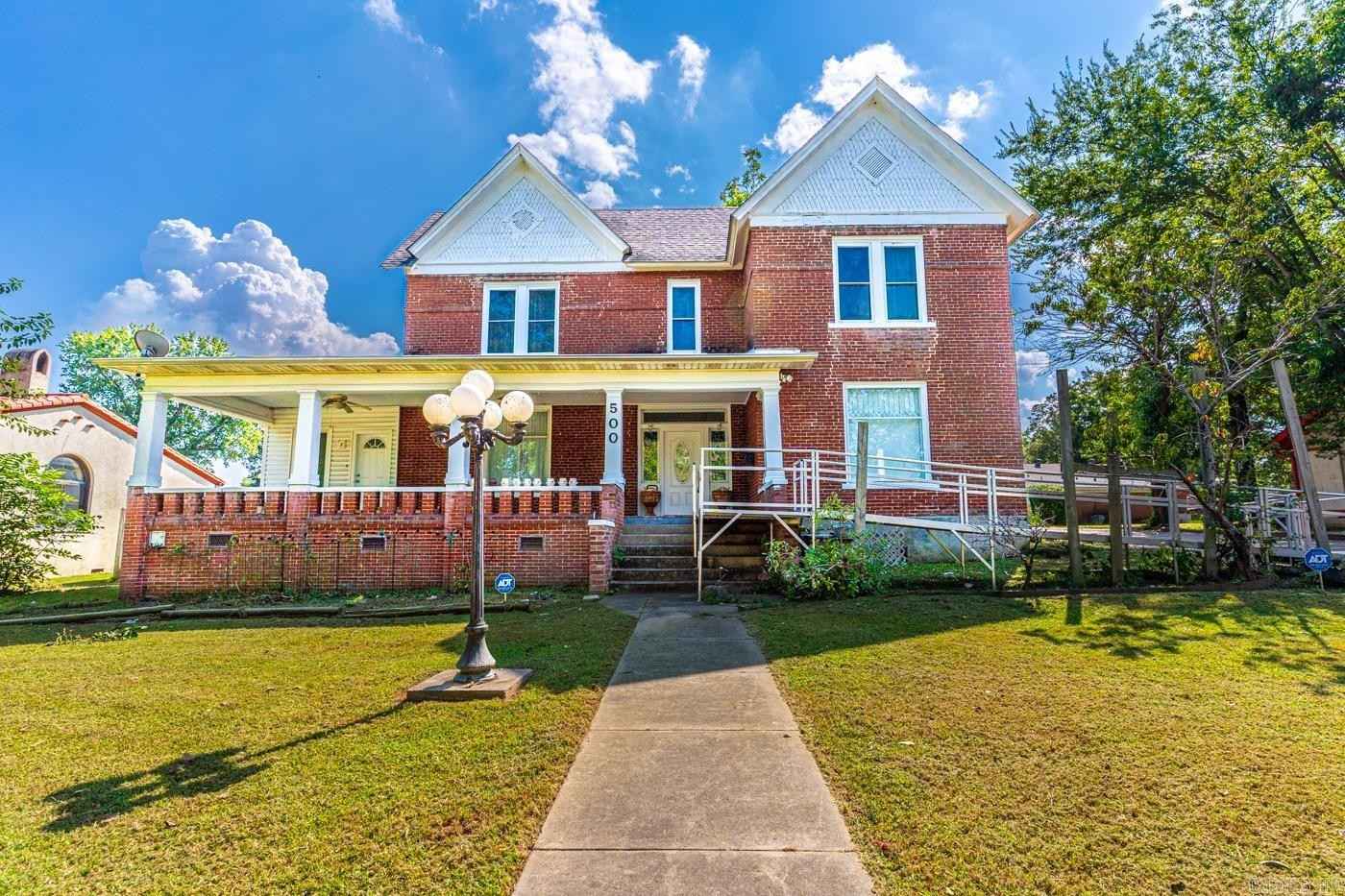 500 W Ct St  