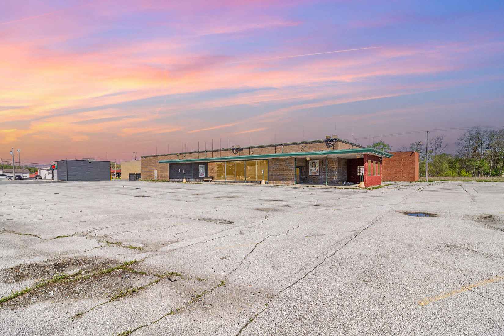 3232 Central Ave  