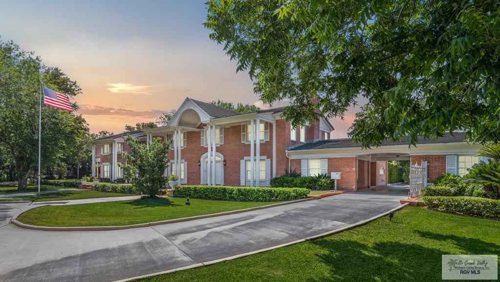 2301 RIVERSIDE DR  
