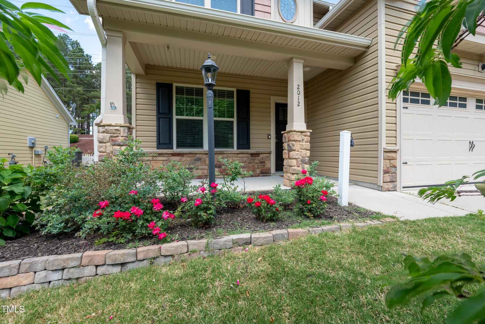 2012 Longmont Dr  