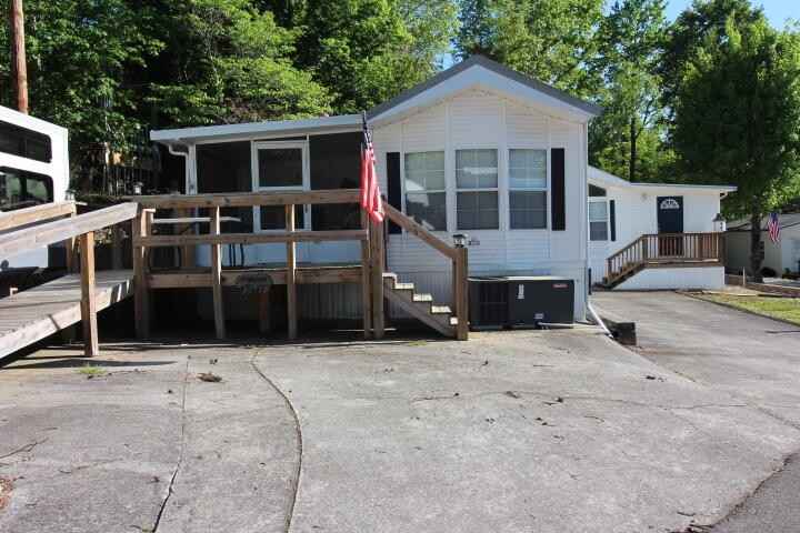 774 Big Vly Blvd  