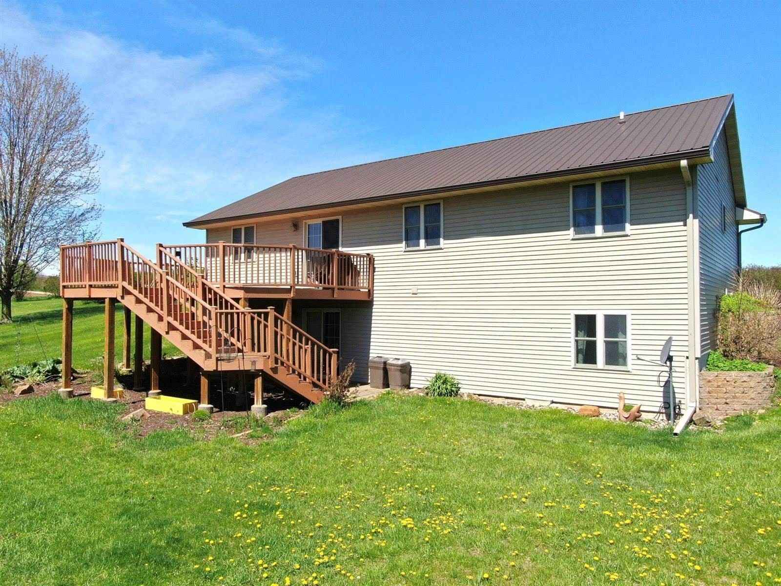 E8471 Walnut Ln  