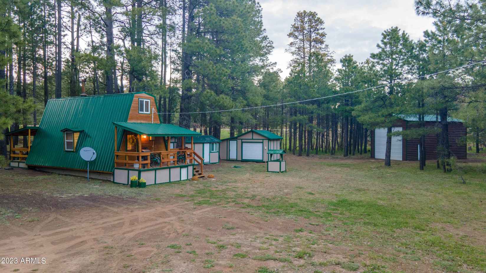1053 Pond Cir  