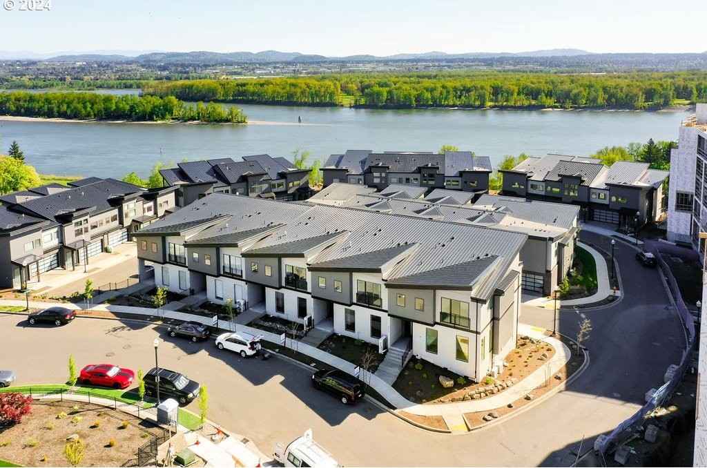 4737 SE Ascension Dr  