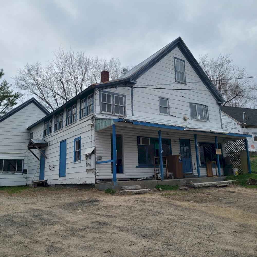 680 Main St  