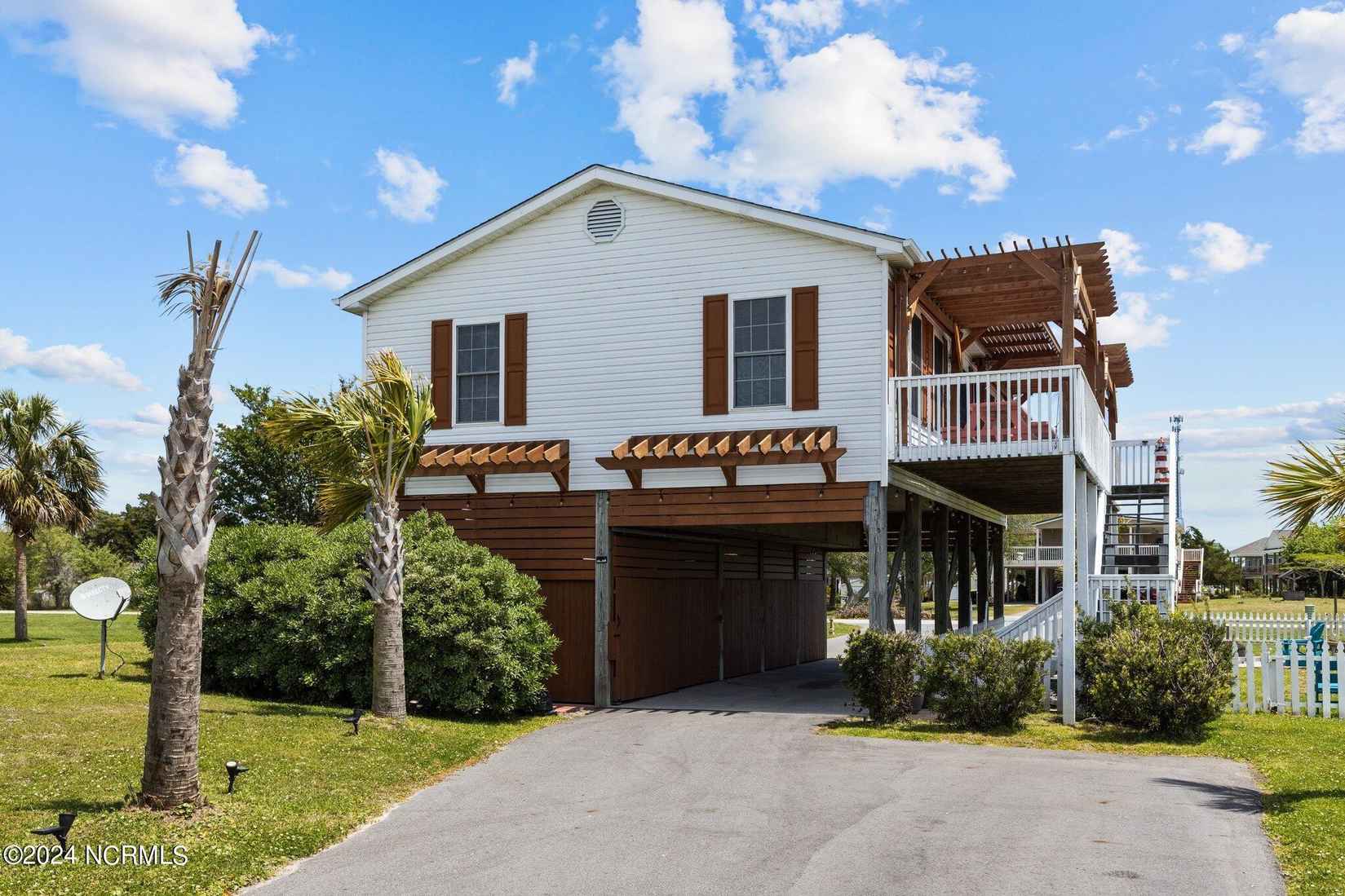 110 Cedar Ln  