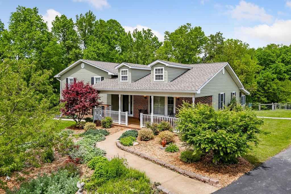 215 Booger Rdg Ln  