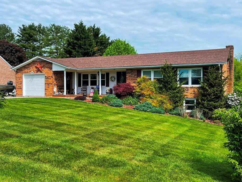 710 Country Clb Dr  