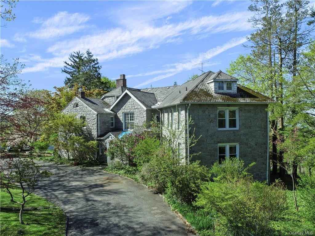 1 Heritage Hl Rd  