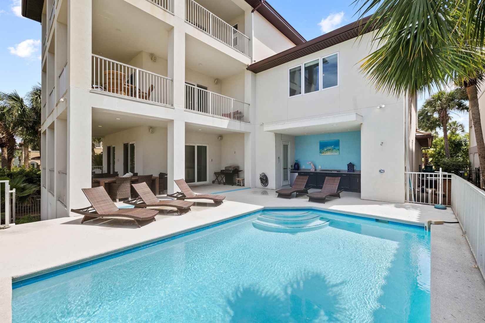 8 St Barts Bay  