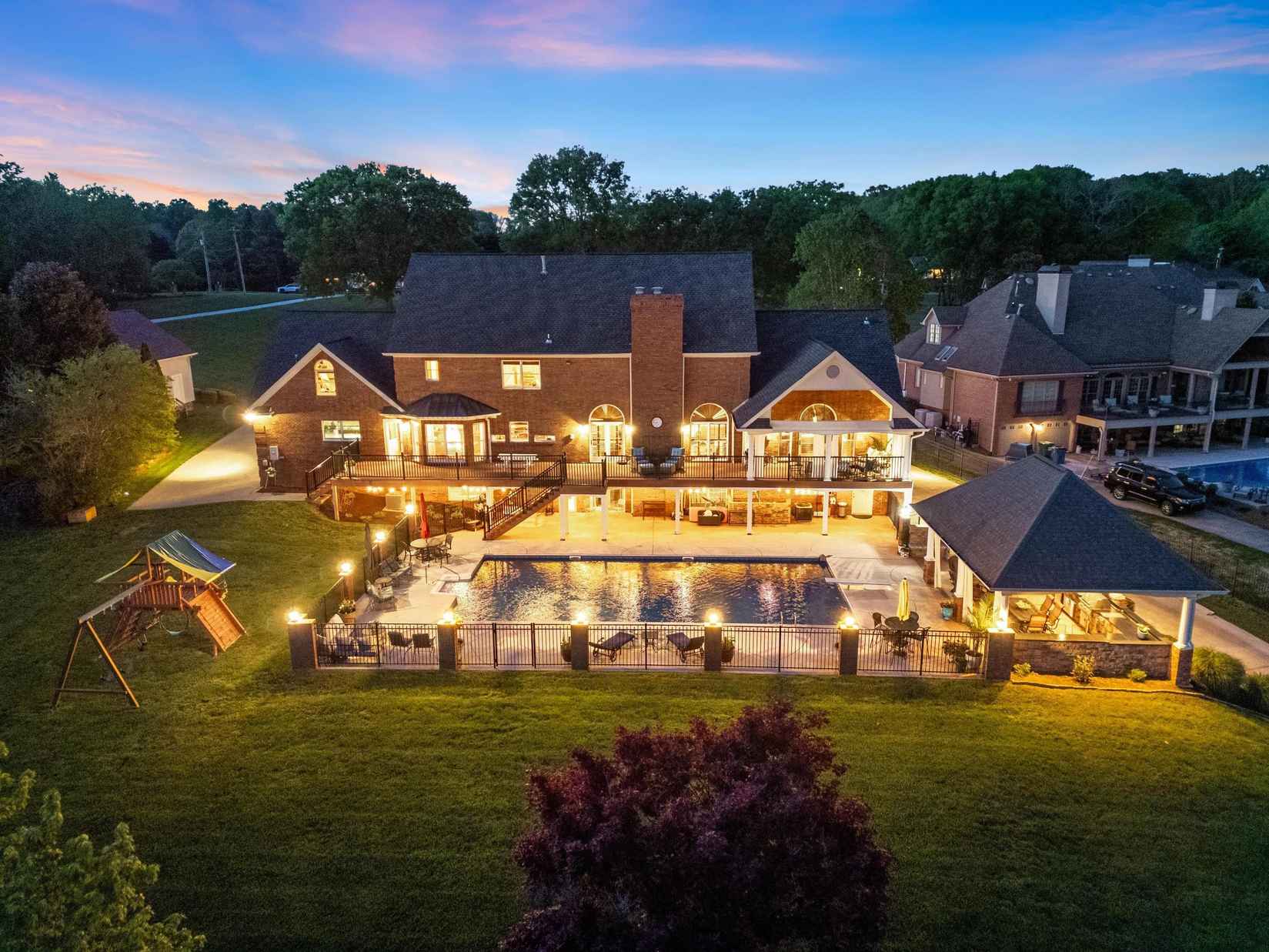 7526 Twisting Crk Ln  