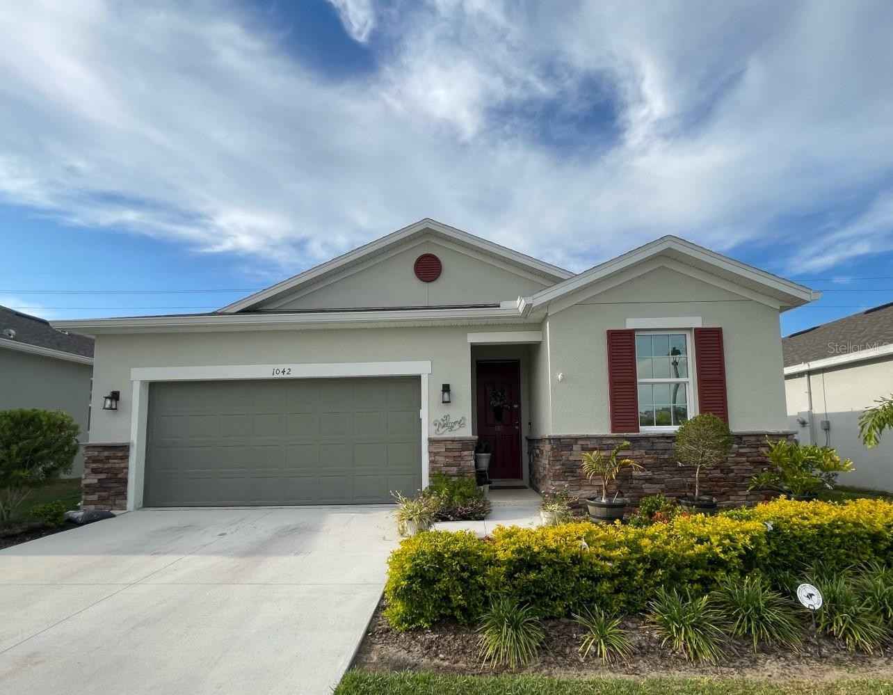1042 HEIRLOOM DR  