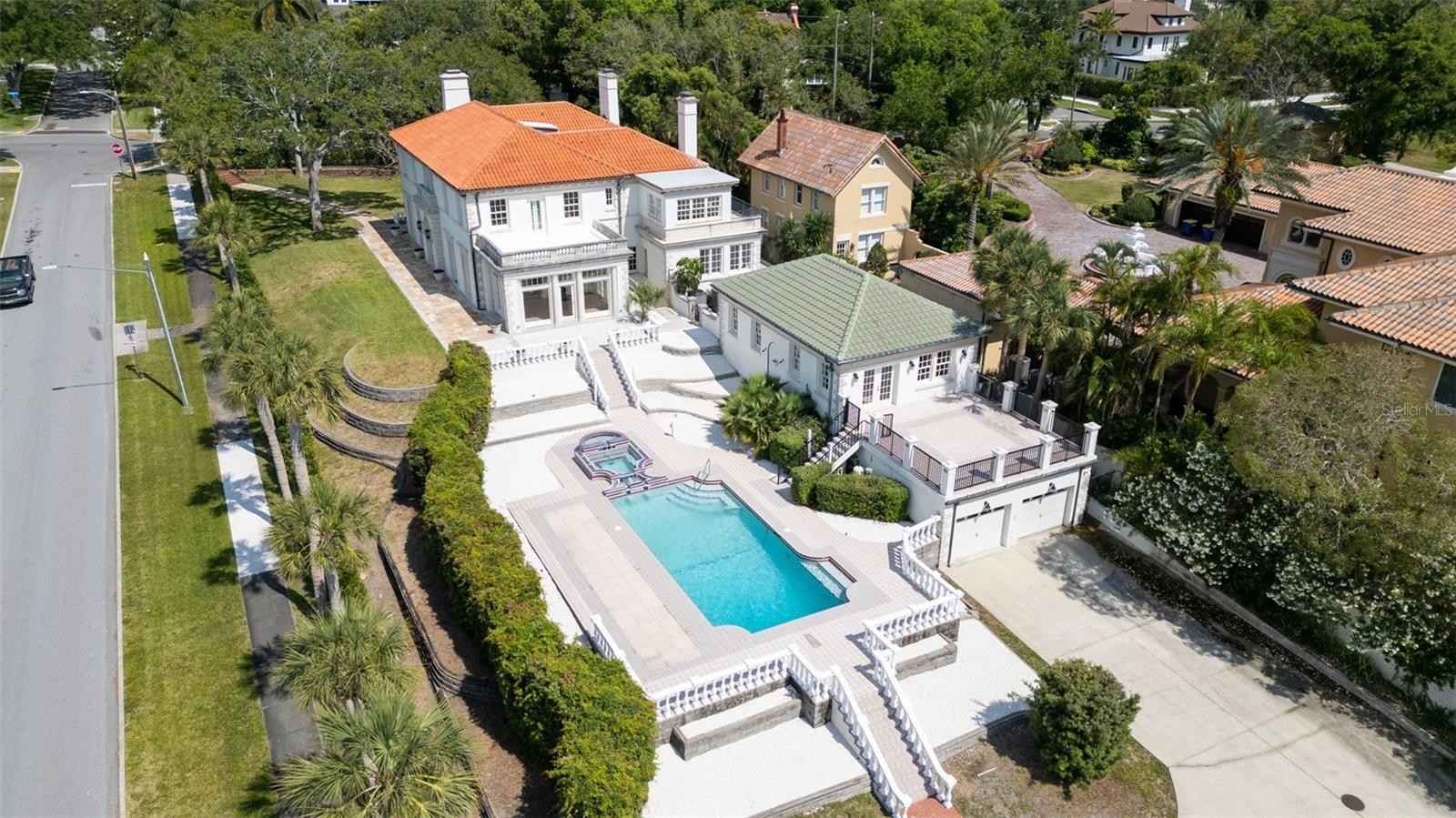 205 Magnolia Dr  