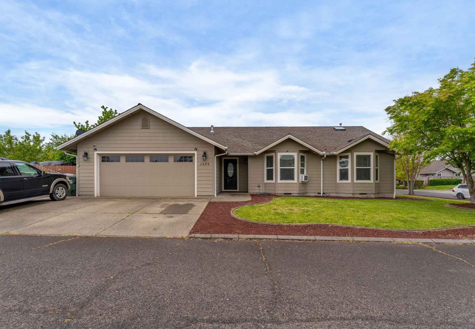 2699 Esther Ln  