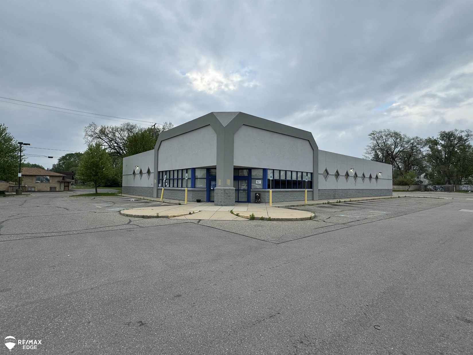 1124 N Ballenger  