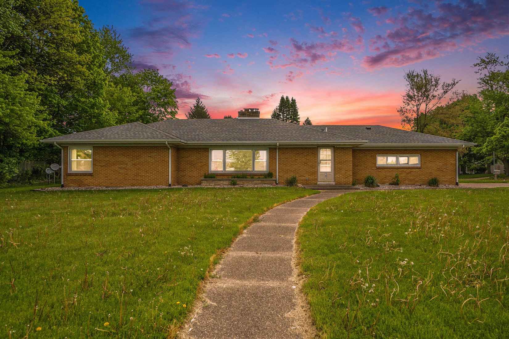 141 S Drake Rd  
