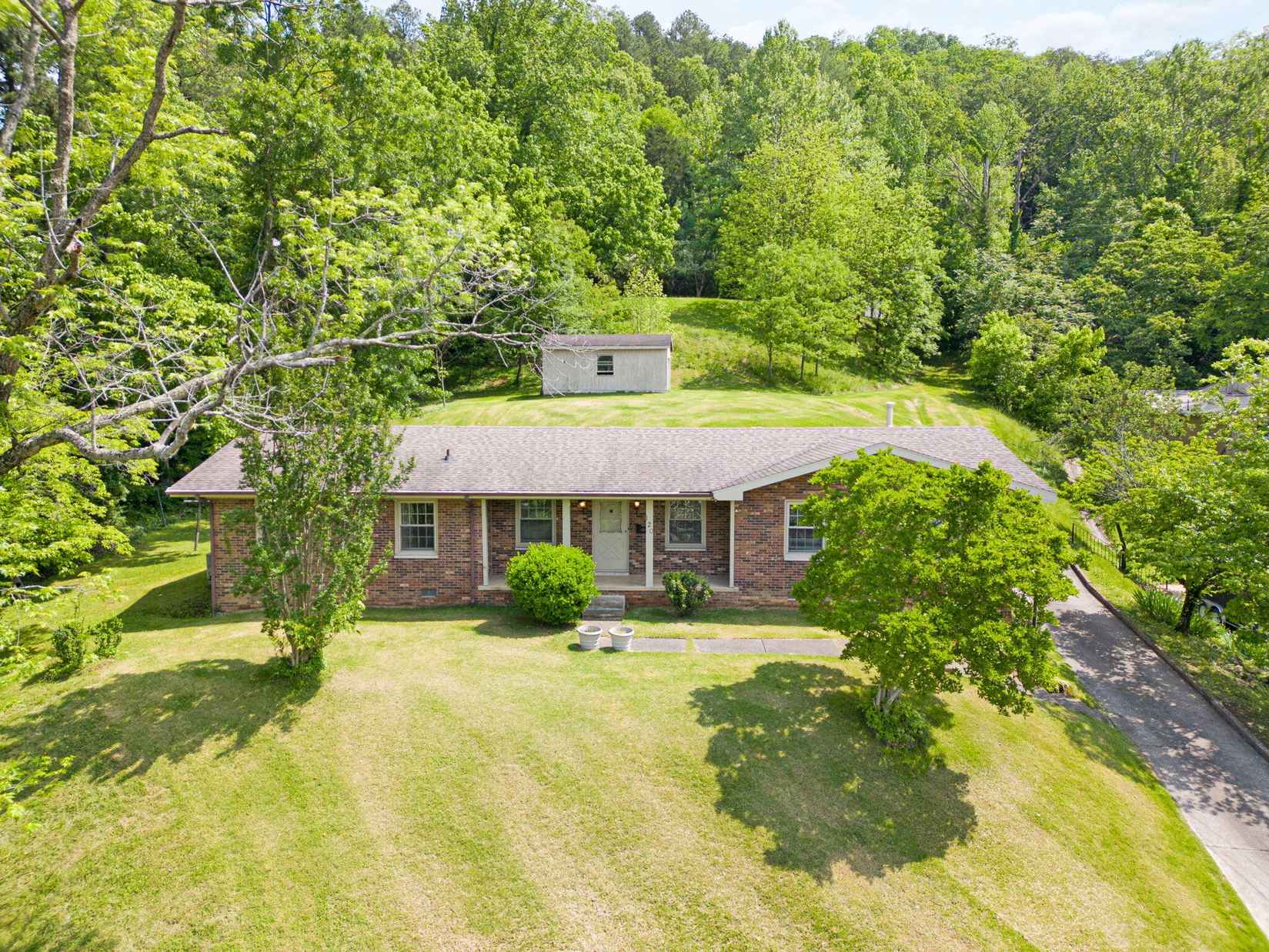 120 Birch Oak Ln  