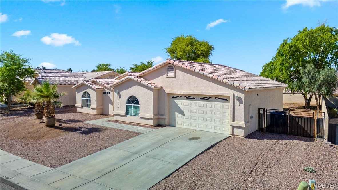 1952 E Pyramid Lk Dr  