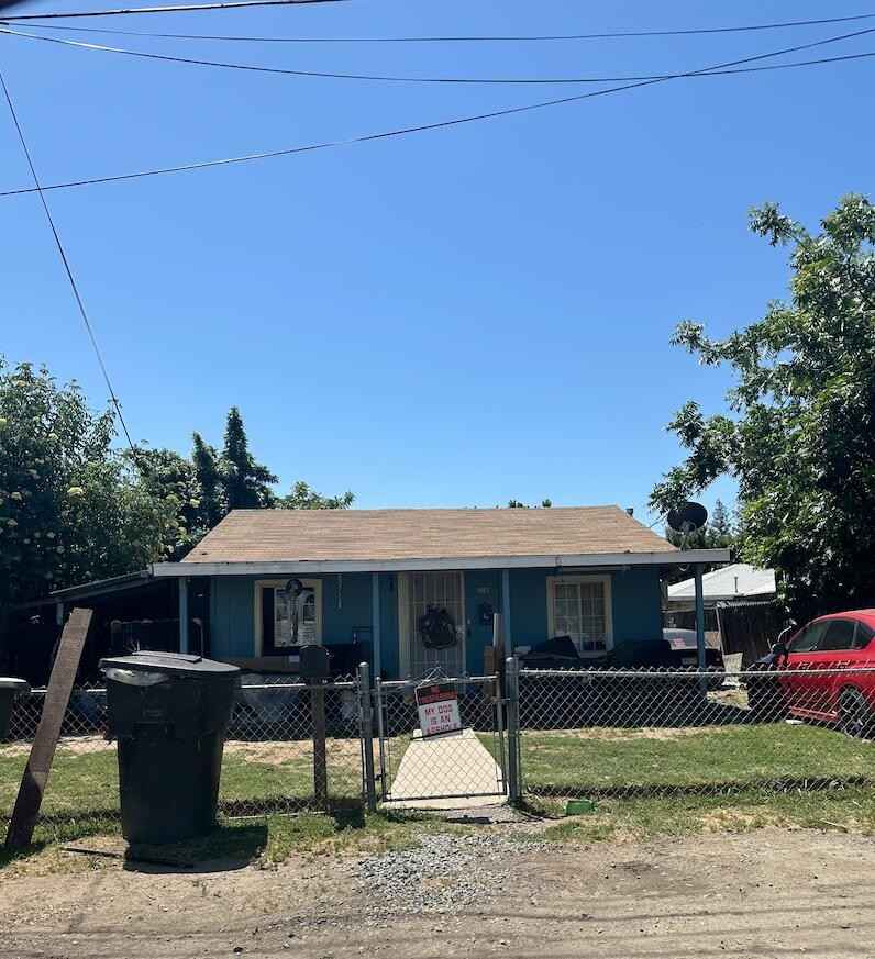 1087 W Belleview Ave  