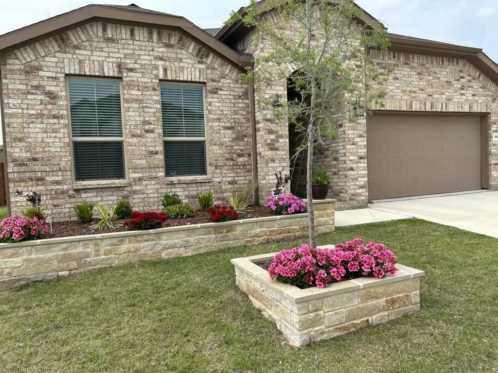 1001 Croxley Way  