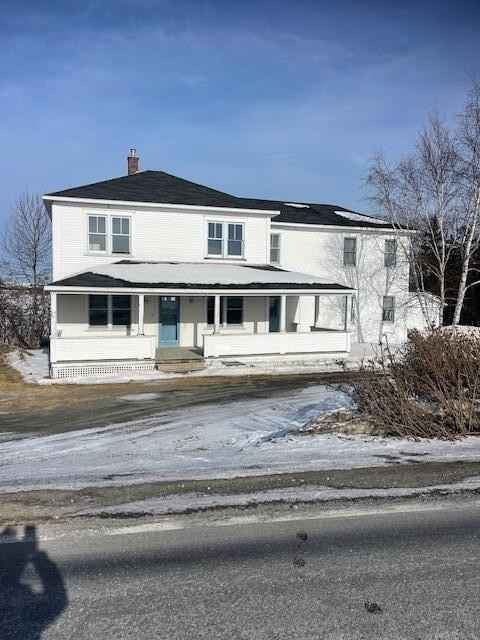 897 Main St  