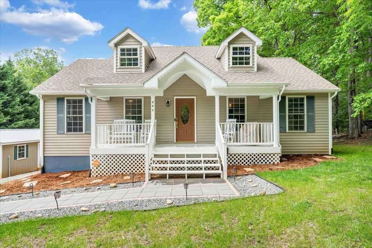 207 Driftwood CT  