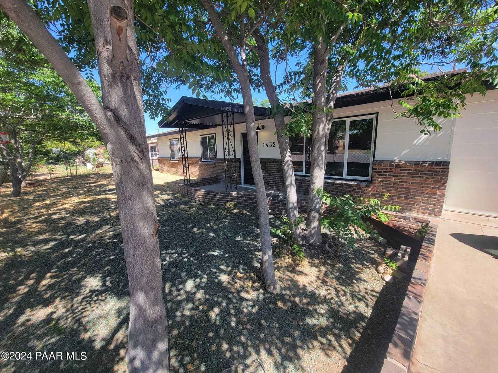 1432 E Maricopa St  