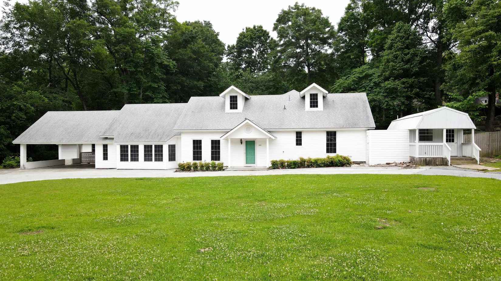 2401 Forrest Park Dr  