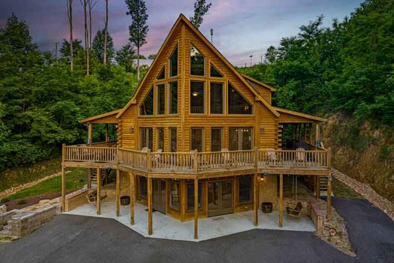 761 Village Loop Rd Bear Mtn Chalet  