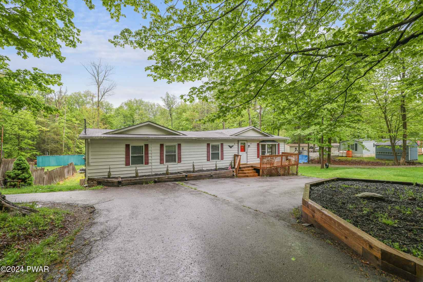 167 Oak Dr  
