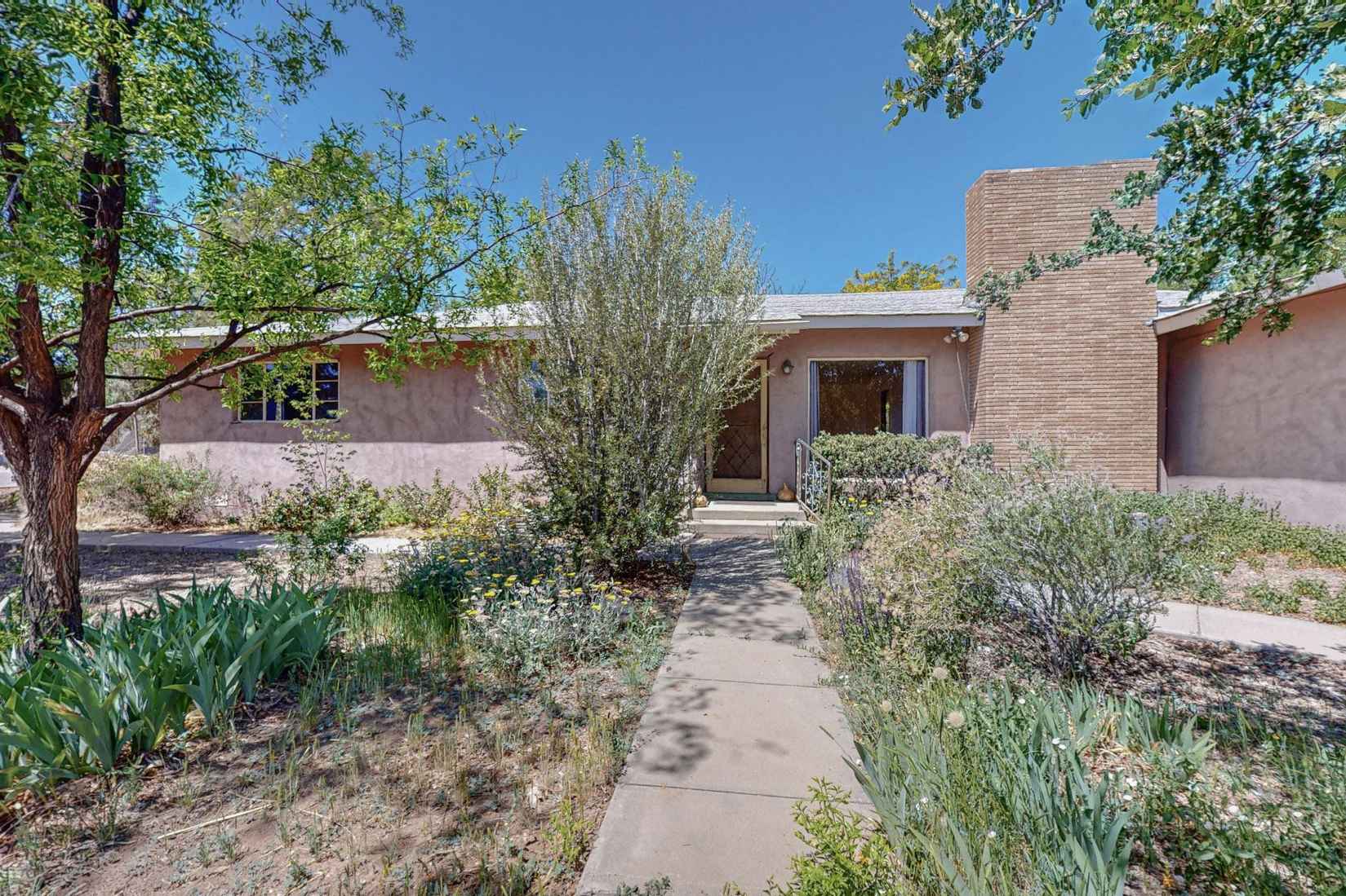 1200 W CHAVEZ AVE  