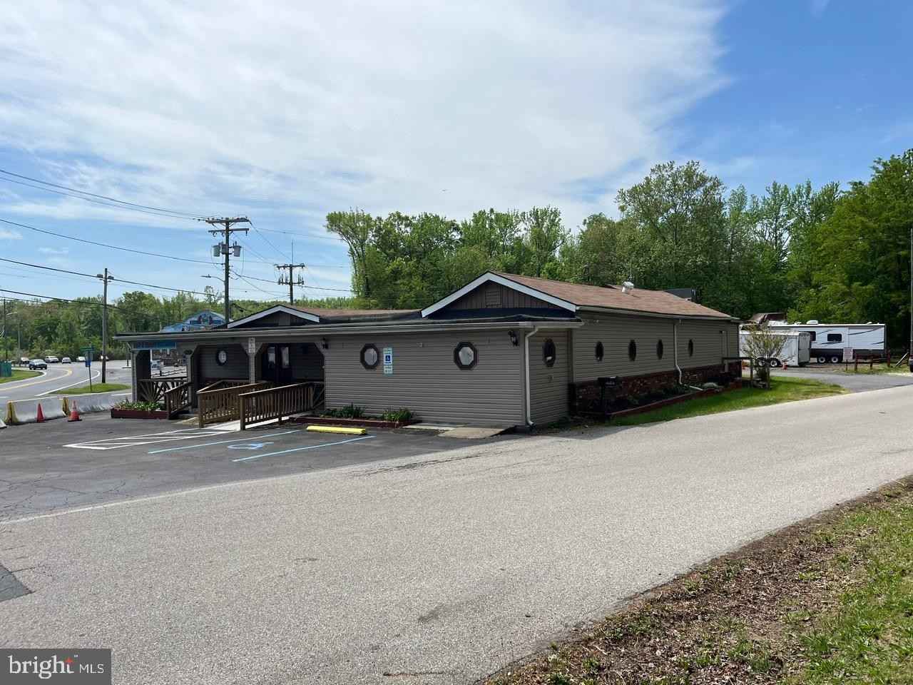 800 BOWLEYS QUARTERS Rd  