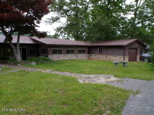 130 Hickory Ln  