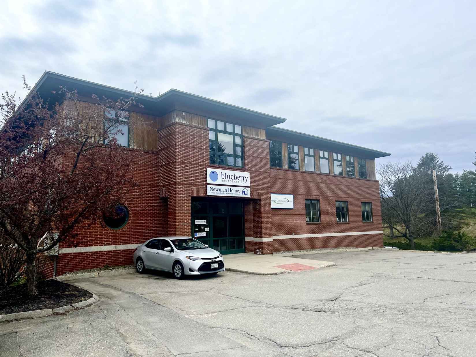 125 Community Dr  