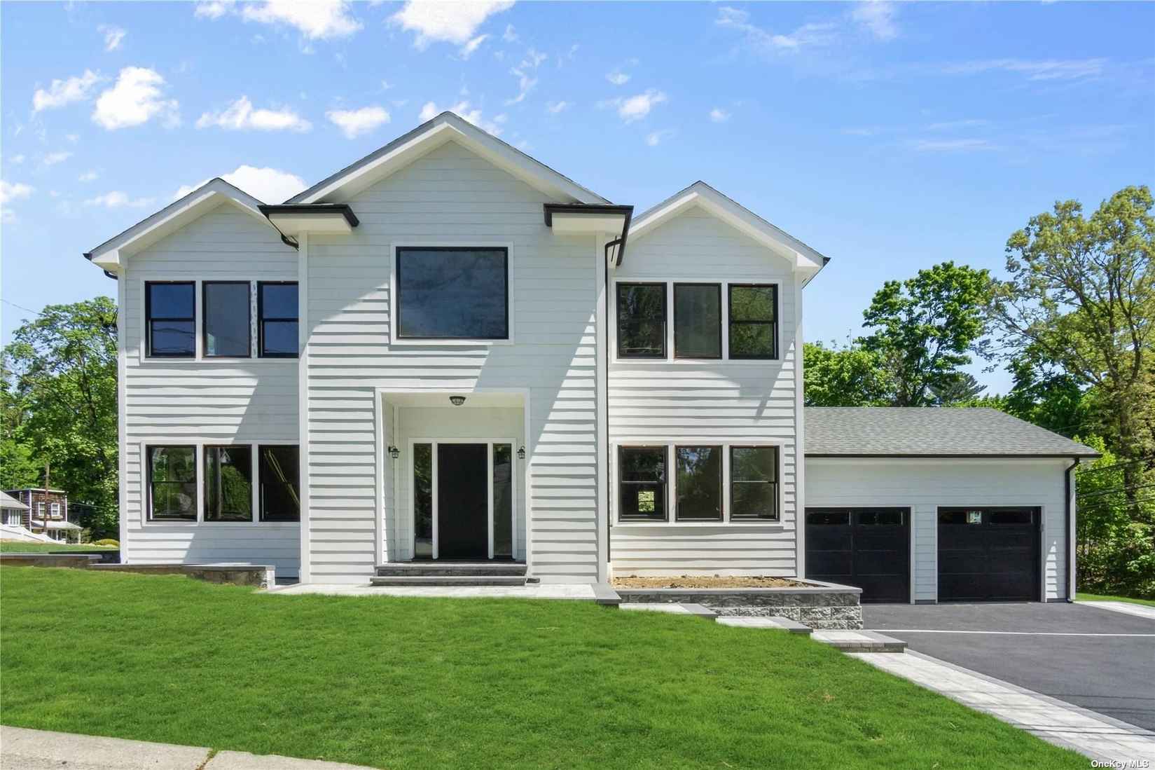 11 Locust Pl  