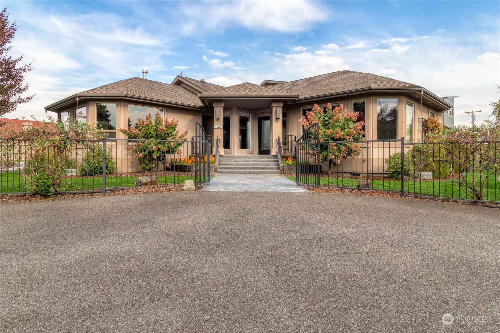 1263 Country Clb Rd  