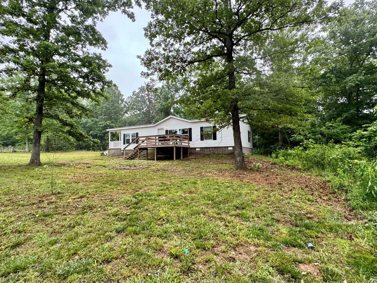 100 Stephens LN  